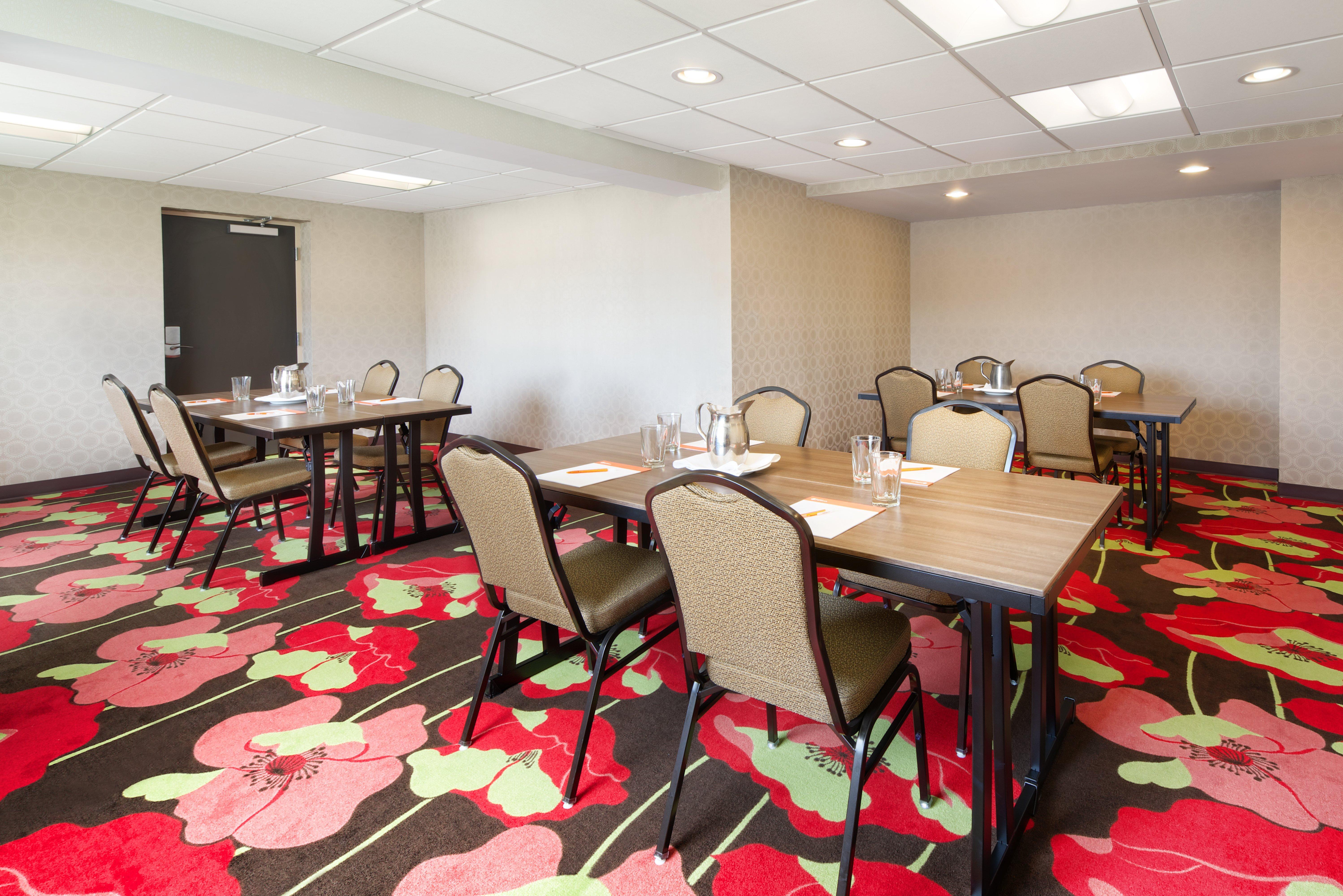 Hotel Indigo Cleveland Beachwood By Ihg Esterno foto